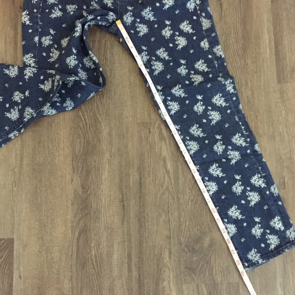 J. Crew Cropped Matchstick Jean in Indigo Floral - Picture 9 of 10